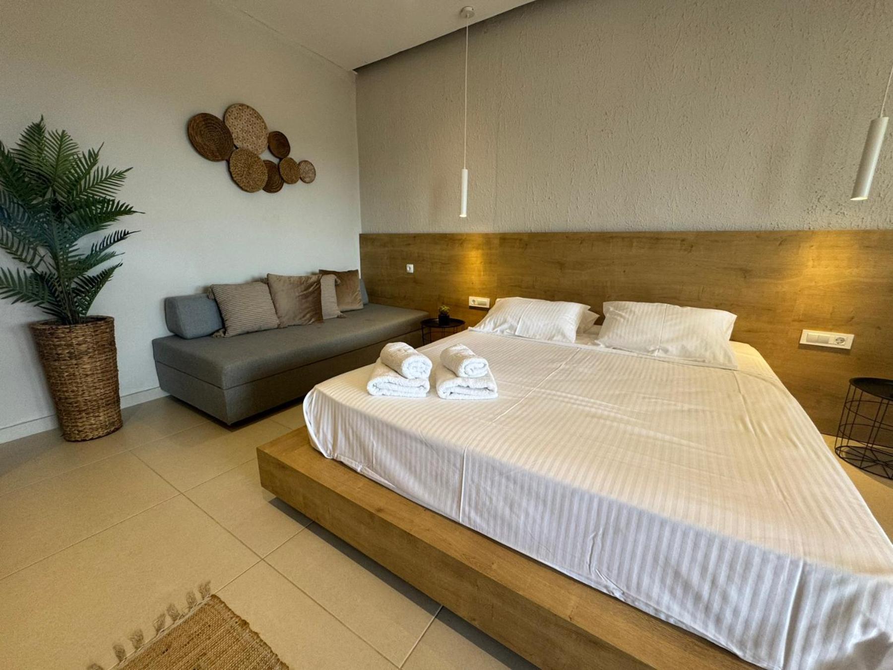 Eleftherias Suites - Near Beach Apartments Marathi  Buitenkant foto